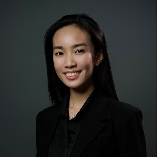 Chloe Linh Chi